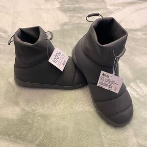 REI Camp Slippers/Shoes - NWT